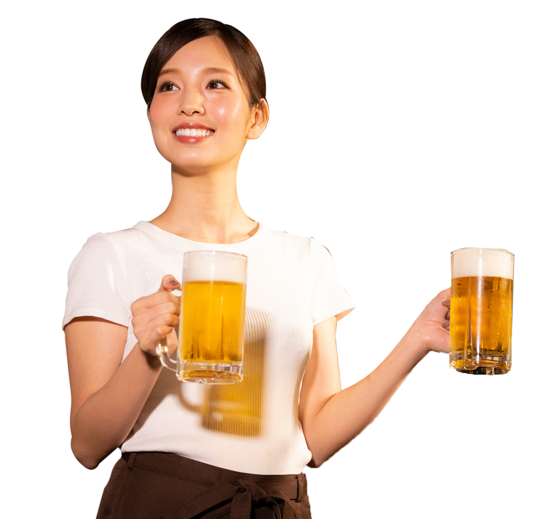 写真：ビールを運ぶ女性スタッフ