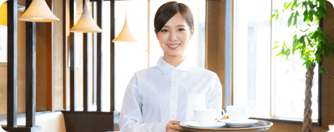 写真:ホールで対応する定員