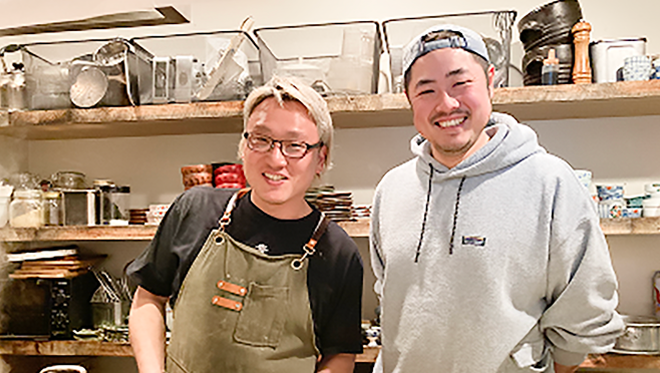 写真：「酒肴あおもん」のスタッフ