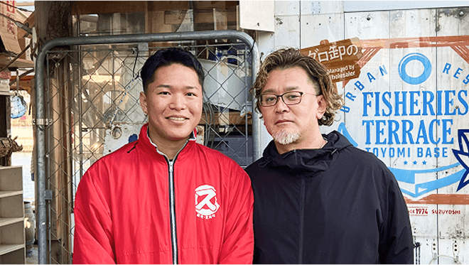 写真：「マグロ卸のフィッシャリーズテラス」のスタッフ