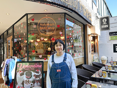 業務効率を上げ、毎週売上目標を達成をしている「HohokamDINER」オーナーの藁谷さん