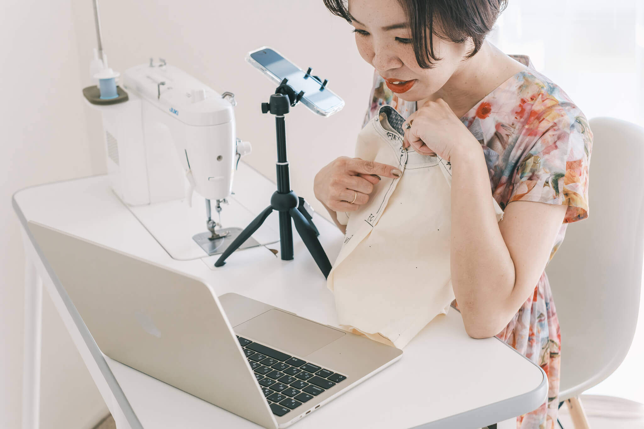 オンライン講座をしている写真