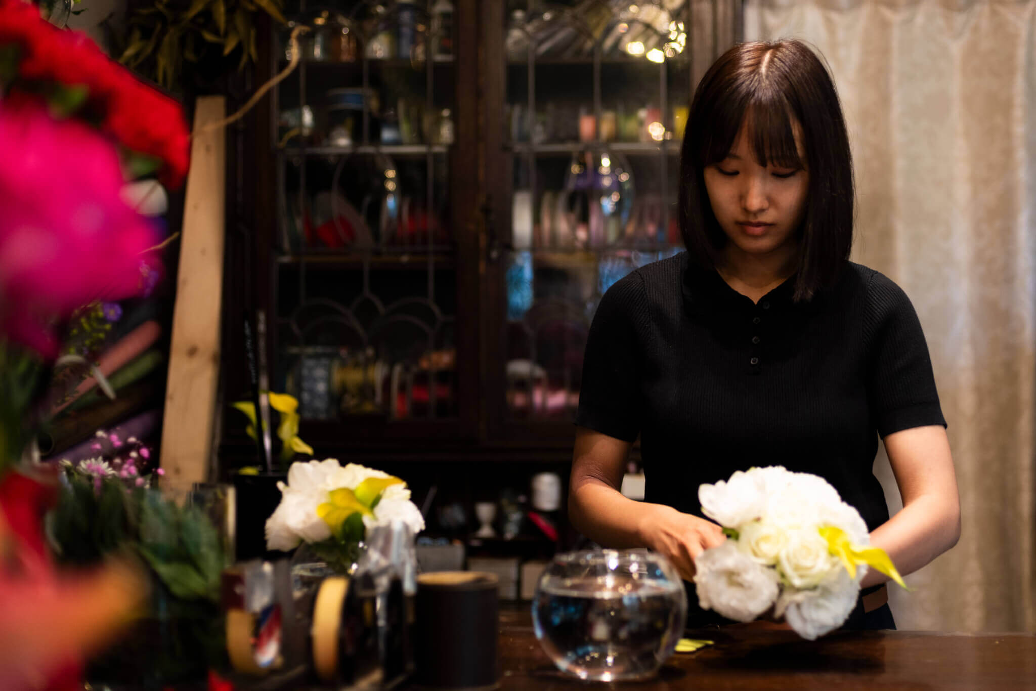 花束を作成している写真