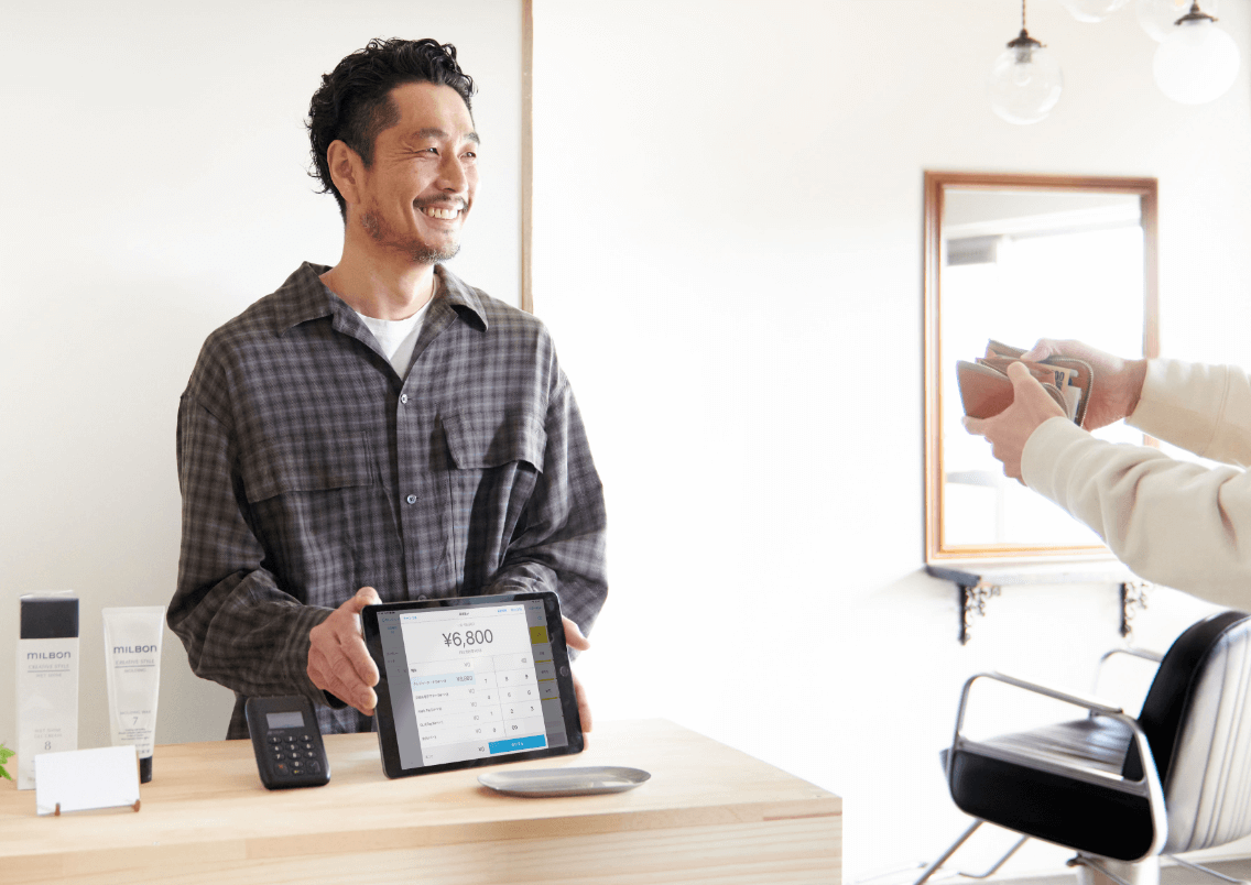 シンプルでスマートな外観でお店の雰囲気を守る