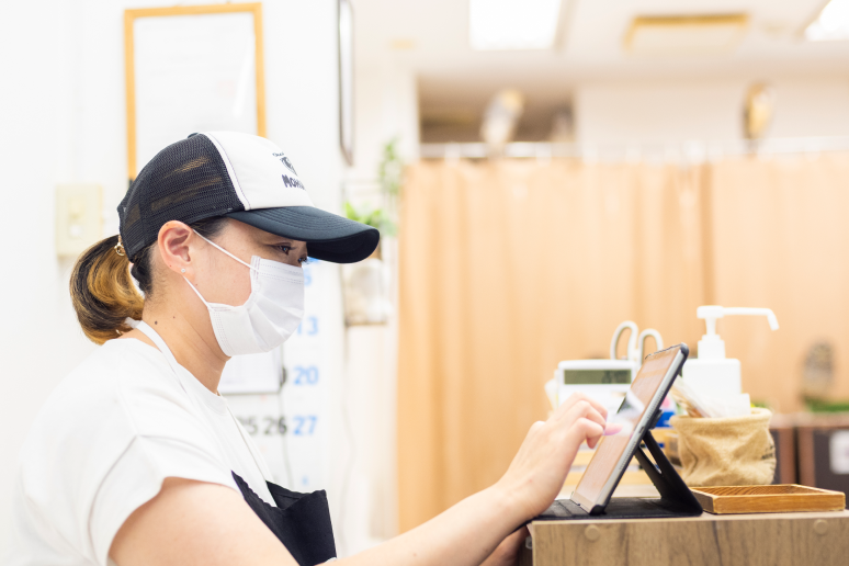 フクロウカフェ もふもふ新宿店様の導入事例-(4)