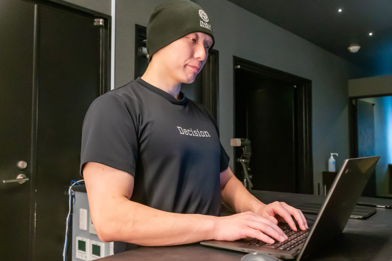 パーソナルジムDecision様の導入事例-(4)