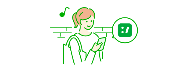 イラスト：女性スタッフが勤務先以外の場所からシフト提出を行なっている様子。