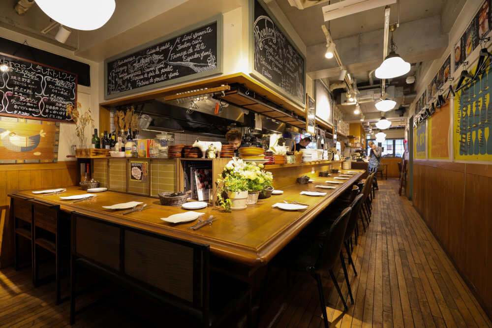 渋谷の人気ビストロ『ブシュリー・アミアブラ』。経営支援サービスの活用で物価高に負けない店づくりを実現