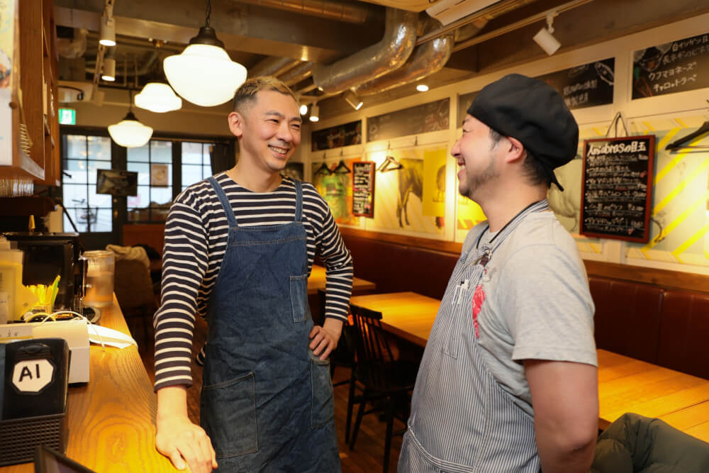 アルバイトも含め、離職者が少ないという同店。長く働いてもらうコツは「スタッフとコミュニケーションをしっかりとること」と吉田氏