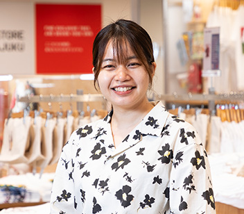 写真：ユニクロ 原宿店様のスタッフ