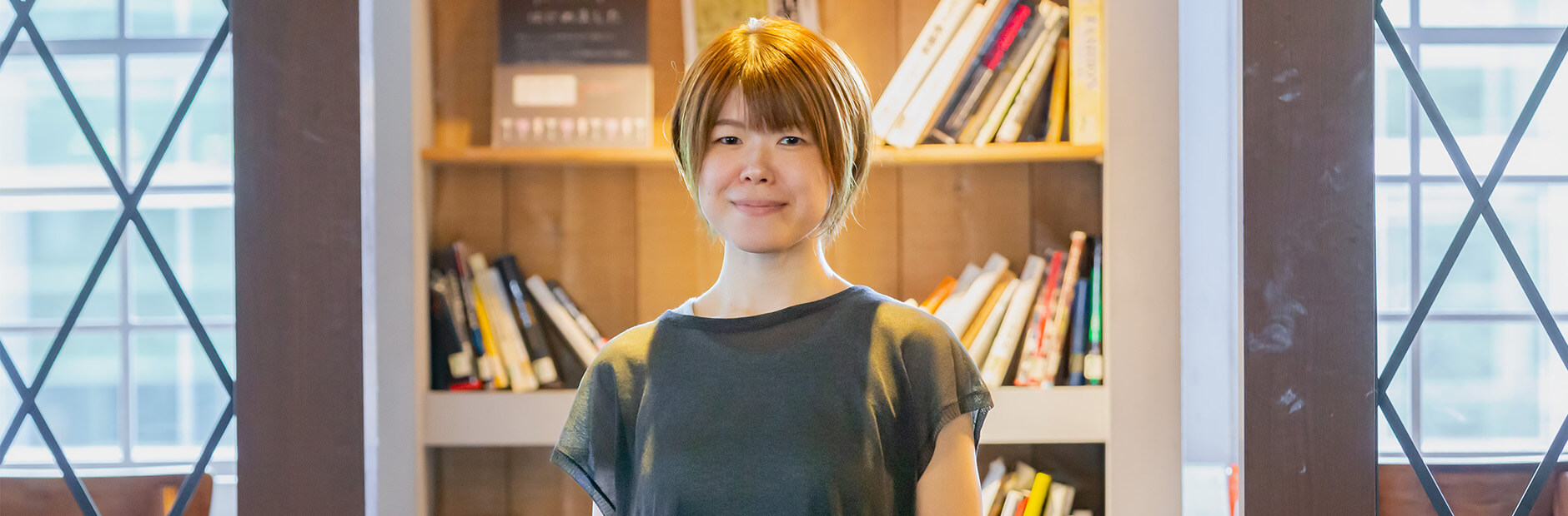 写真：本と珈琲梟書茶房様のスタッフ